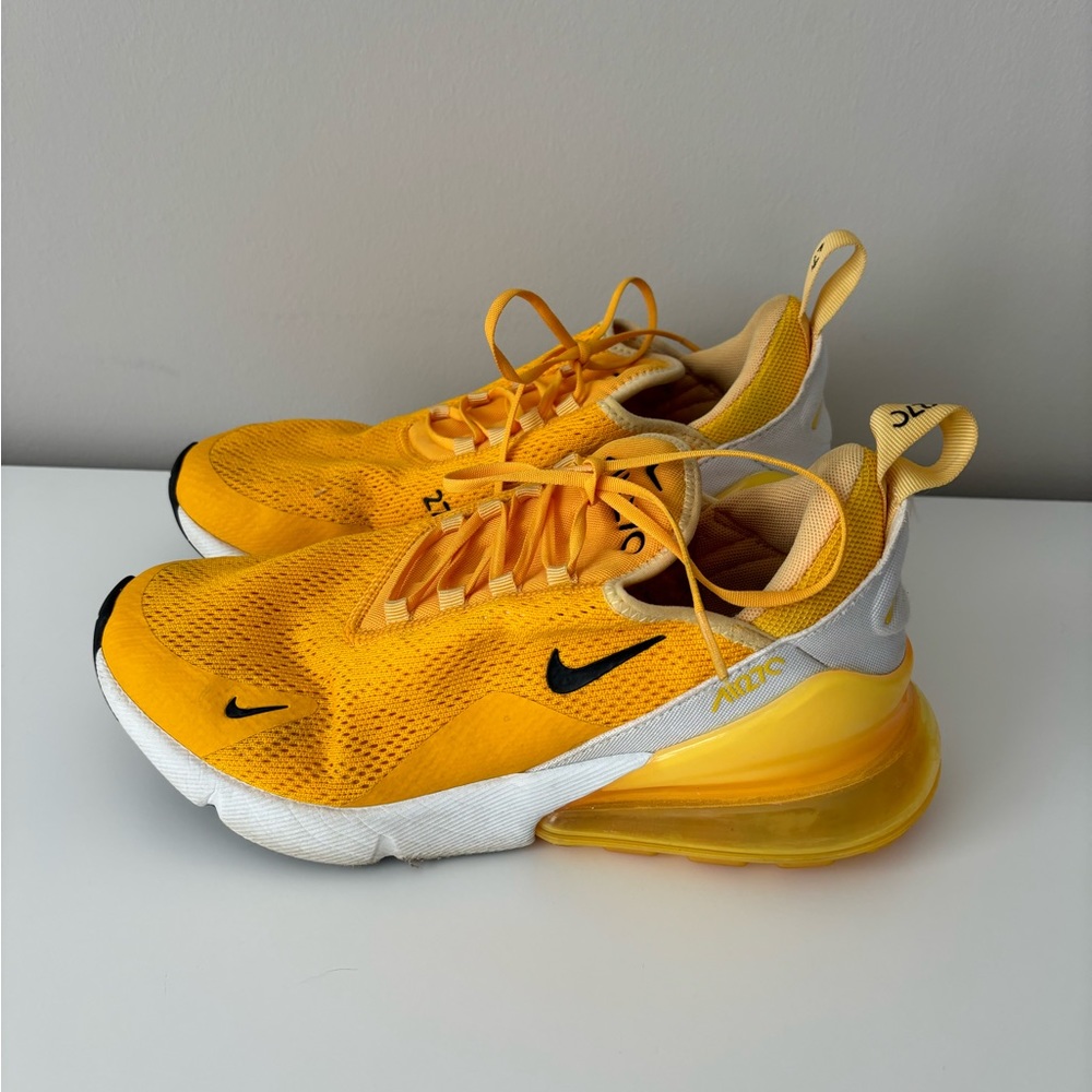 Nike 270s